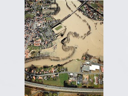 Luftbild von Pfreimd beim Hochwasser 2003