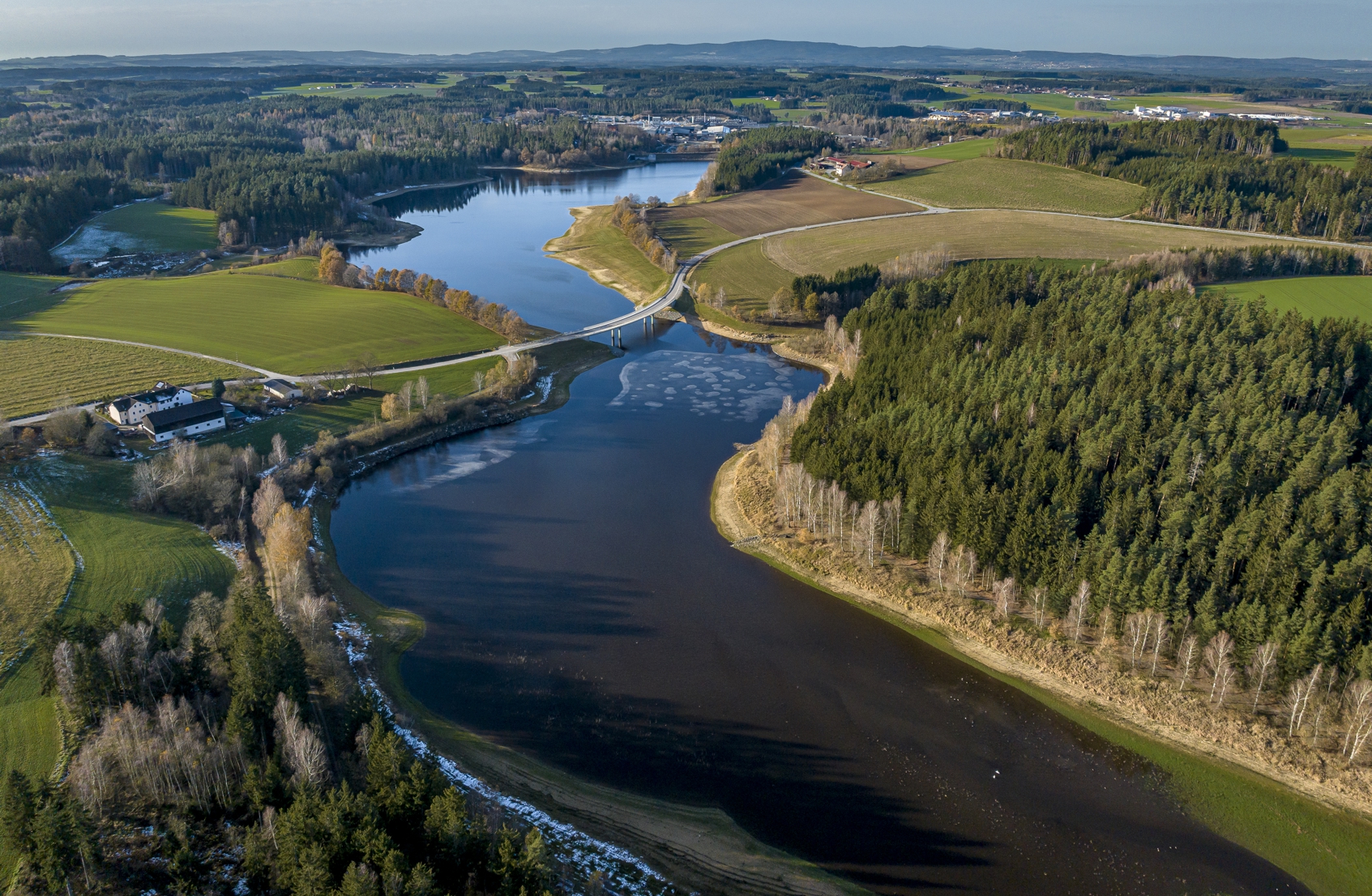 Liebensteinspeicher - Drohnenaufnahme (© Simon Süß) Liebensteinspeicher - Drohnenaufnahme (© Simon Süß)